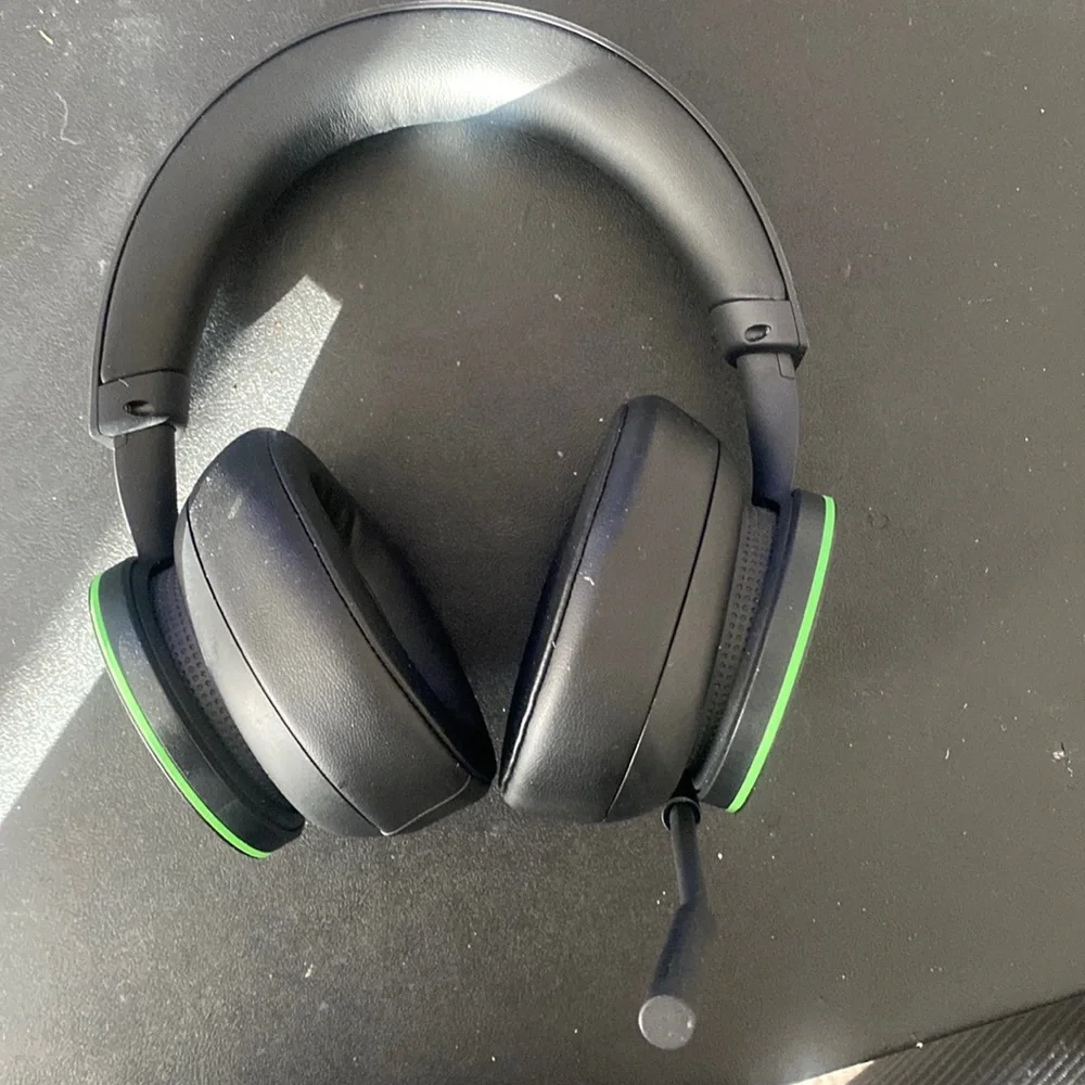 I am selling Xbox Headphones only been wore 2x